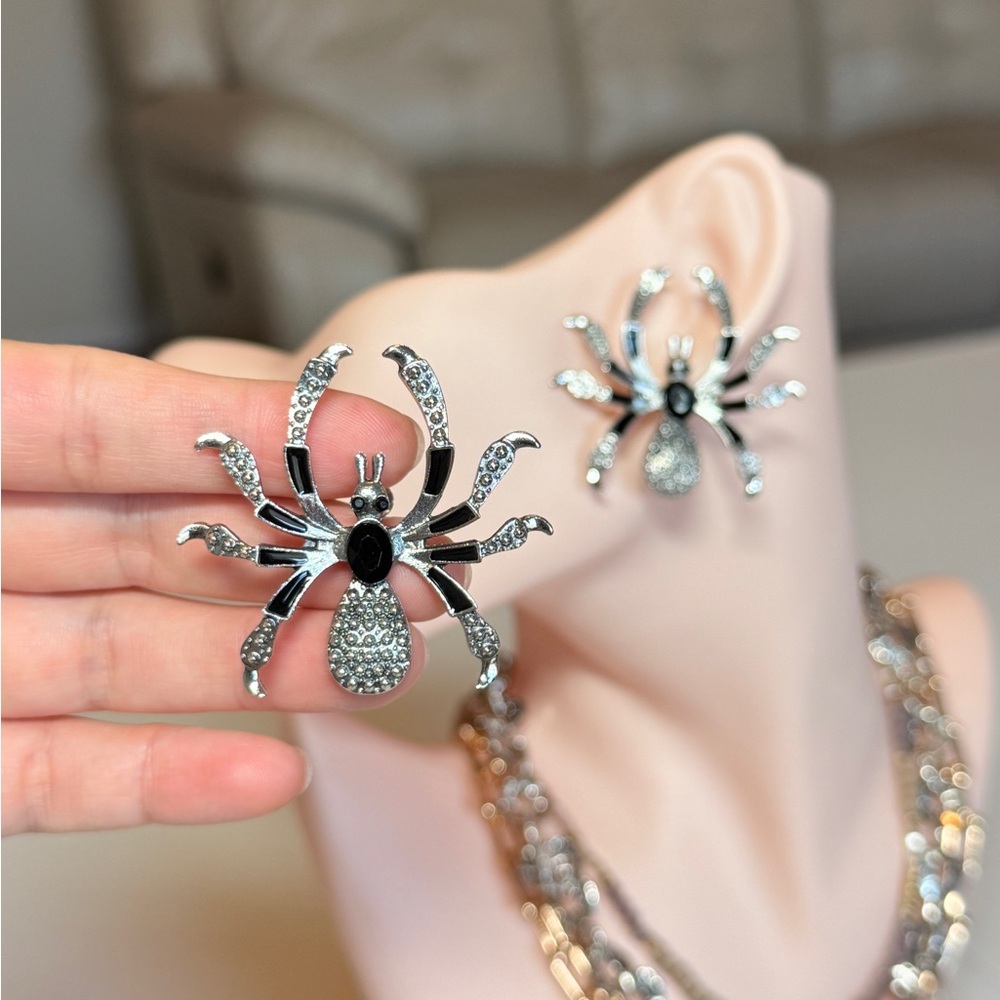 Black Crystal Spider Stud Earrings - Picture 6 of 12
